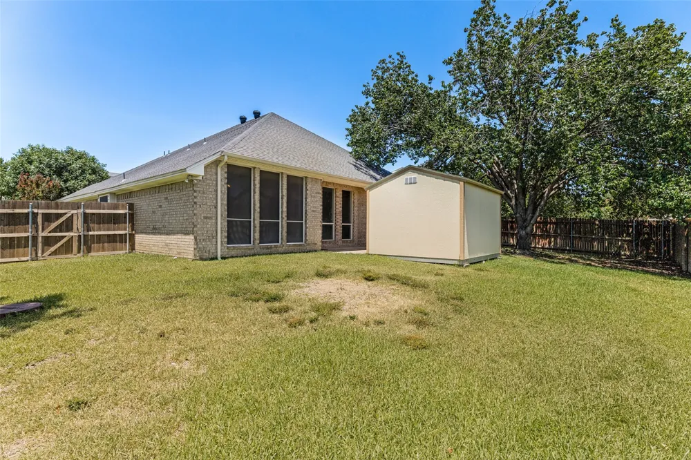5856 Echo Bluff Drive Haltom City, TX 76137