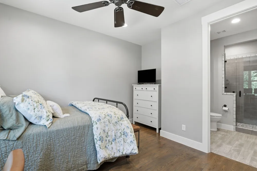 533 S Sugartree Drive Lipan, TX 76462