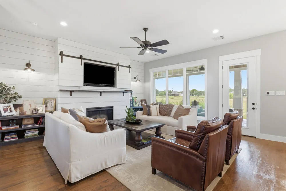 533 S Sugartree Drive Lipan, TX 76462