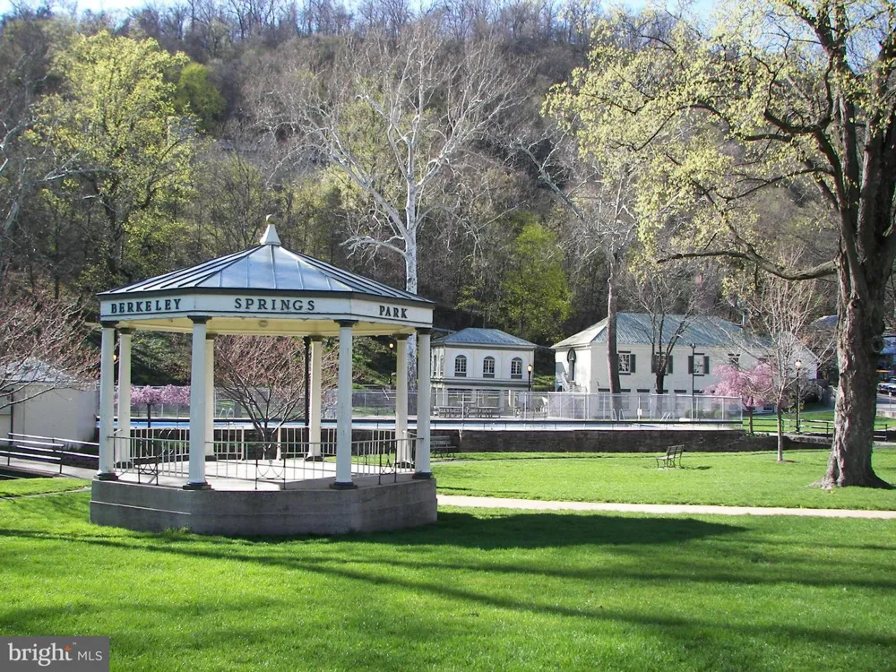 602 PLUM TREE LANE Berkeley Springs, WV 25411