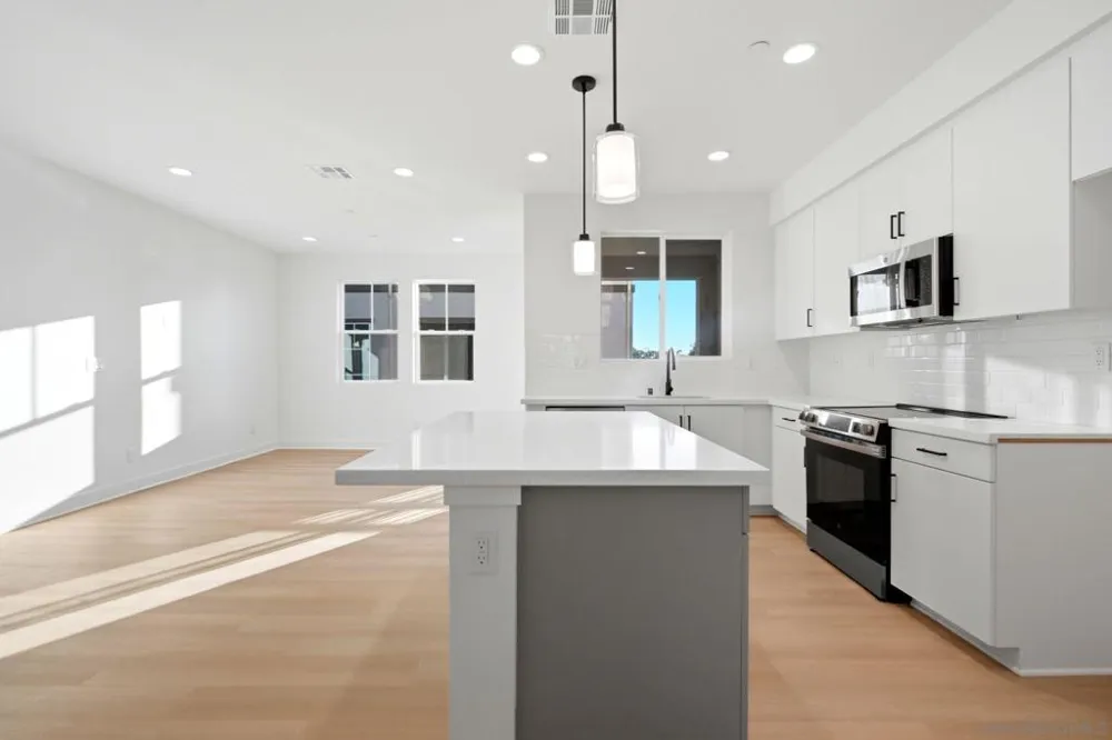 244 Pico Ave #13 San Marcos, CA 92069