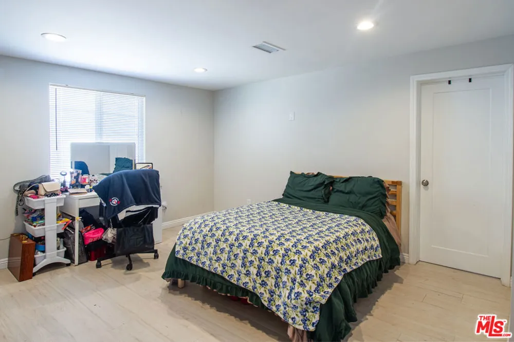 12100 Adelphia Avenue San Fernando, CA 91340