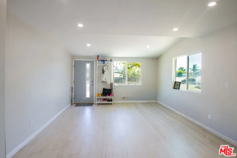 12100 Adelphia Avenue San Fernando, CA 91340