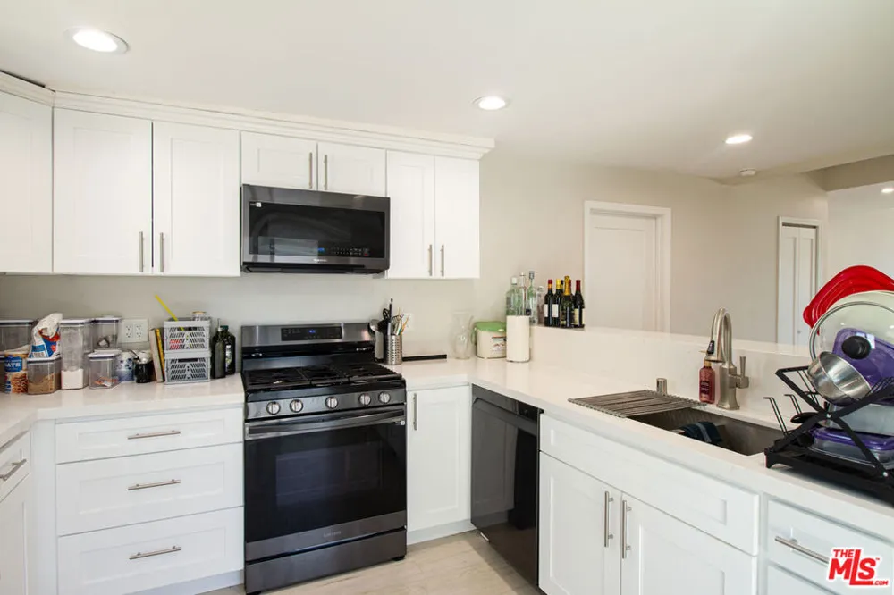 12100 Adelphia Avenue San Fernando, CA 91340