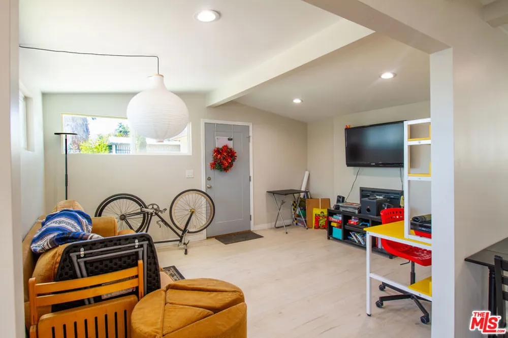 12100 Adelphia Avenue San Fernando, CA 91340