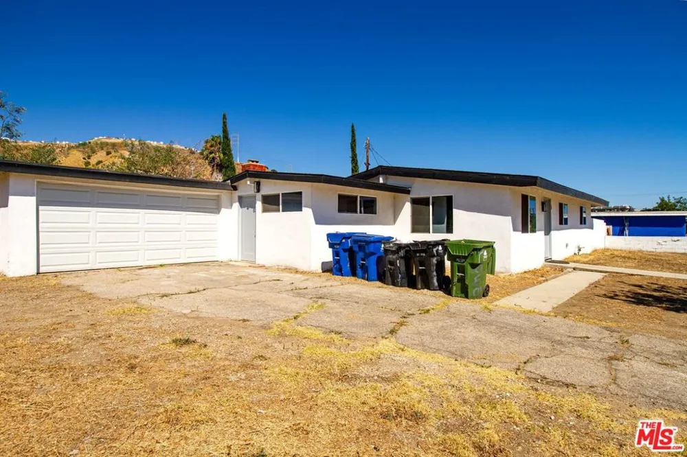 12100 Adelphia Avenue San Fernando, CA 91340