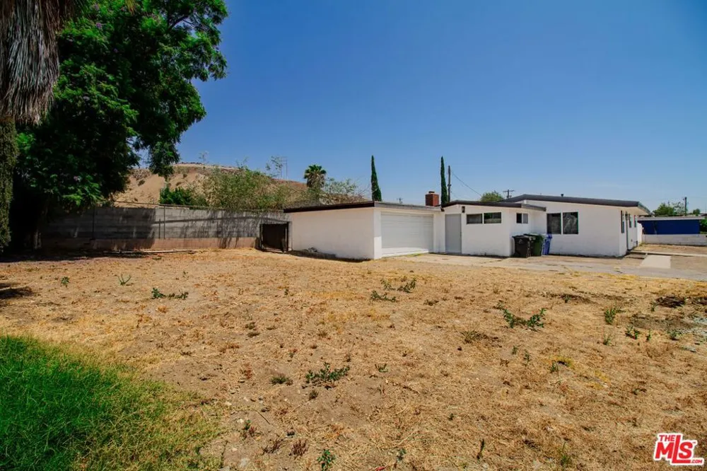 12100 Adelphia Avenue San Fernando, CA 91340