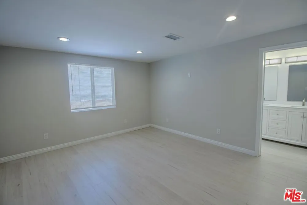 12100 Adelphia Avenue San Fernando, CA 91340