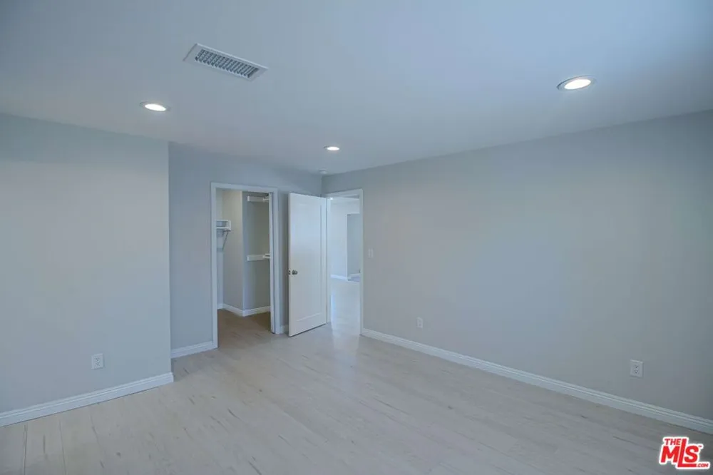 12100 Adelphia Avenue San Fernando, CA 91340