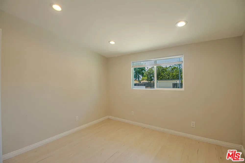 12100 Adelphia Avenue San Fernando, CA 91340
