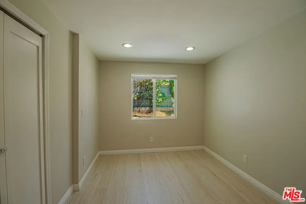 12100 Adelphia Avenue San Fernando, CA 91340