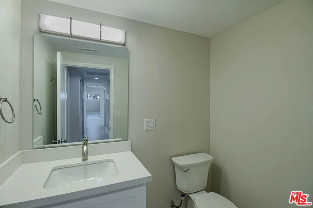 12100 Adelphia Avenue San Fernando, CA 91340