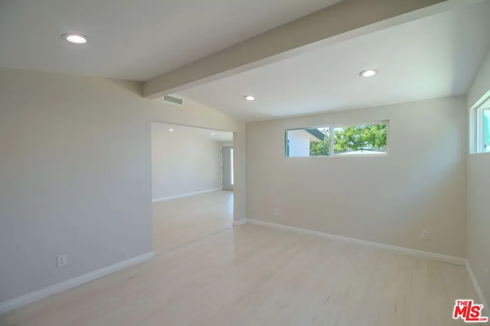 12100 Adelphia Avenue San Fernando, CA 91340