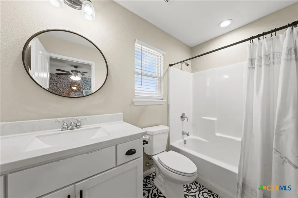 638 County Road 337 Rosebud, TX 76570