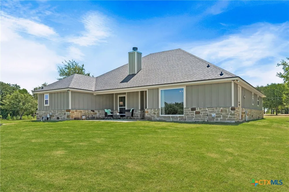 638 County Road 337 Rosebud, TX 76570