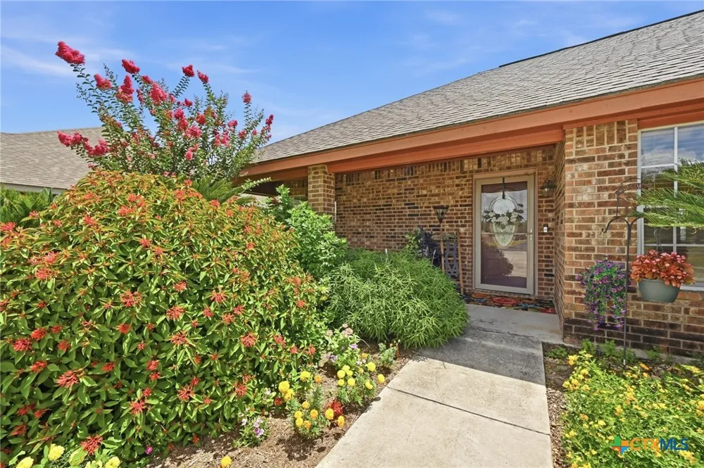 145 Castlewood Drive Seguin, TX 78155