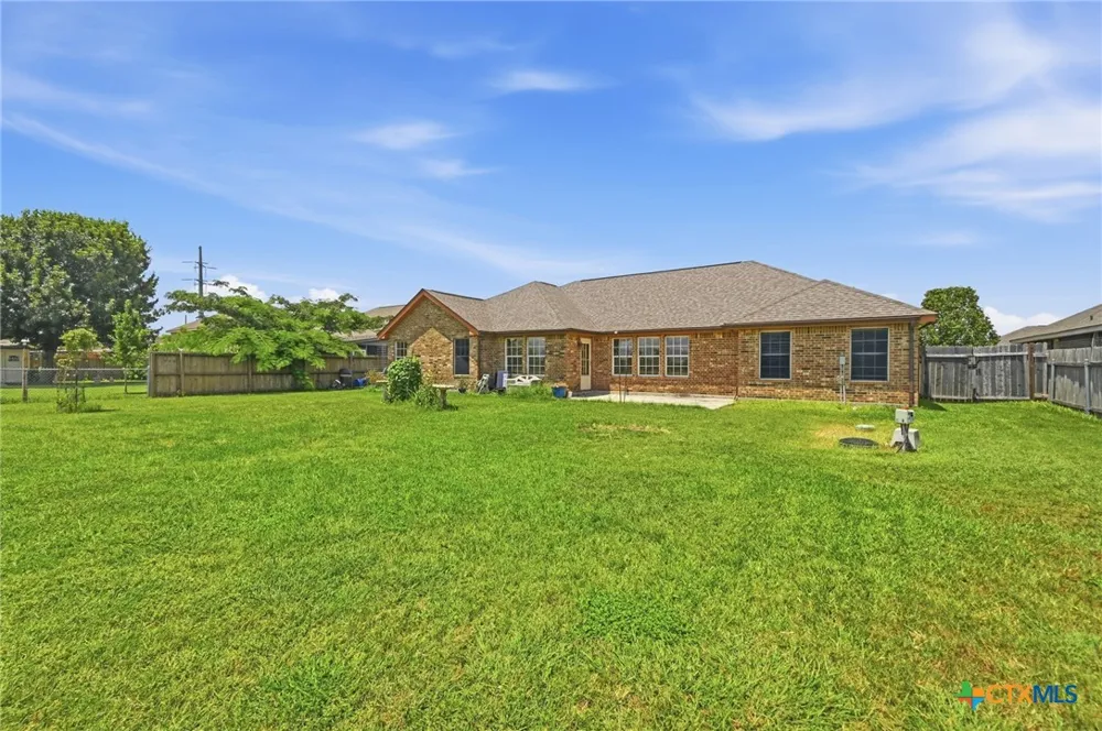 145 Castlewood Drive Seguin, TX 78155