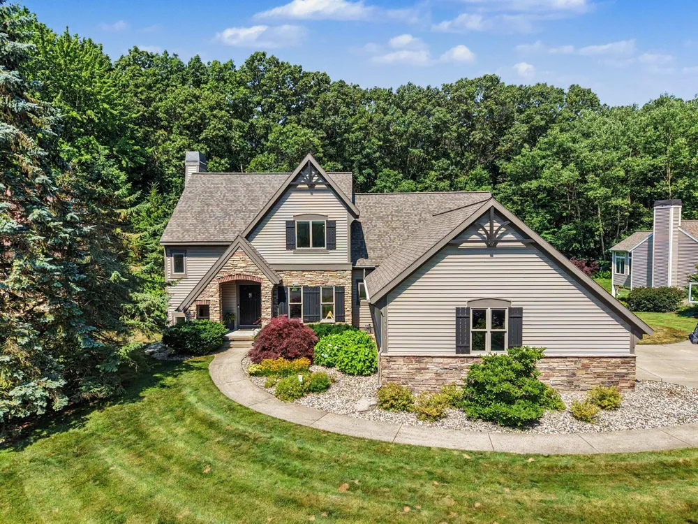 16033 Waterleaf Trail Spring Lake, MI 49456