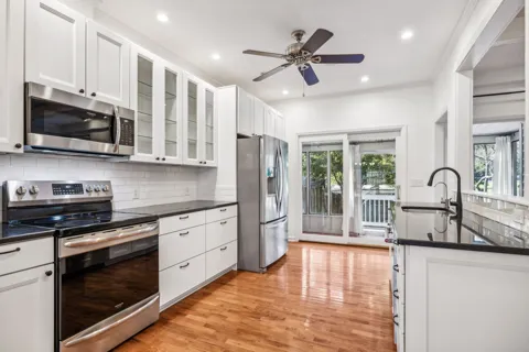 105 Foxborough Sq W