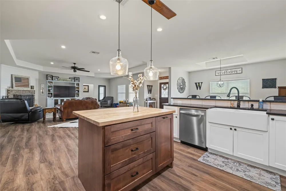 1090 County Road 334 Burnet, TX 78611