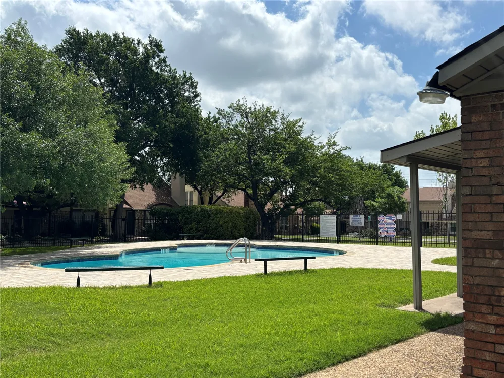 2306 Carol Good Lane Carrollton, TX 75006