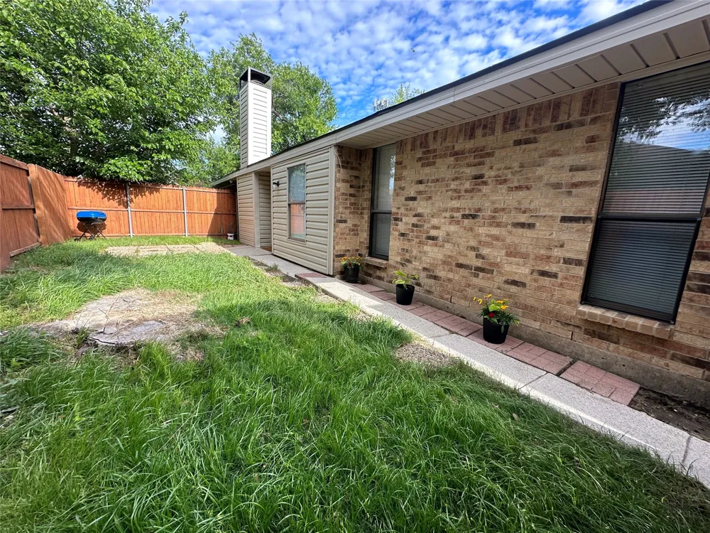 2306 Carol Good Lane Carrollton, TX 75006