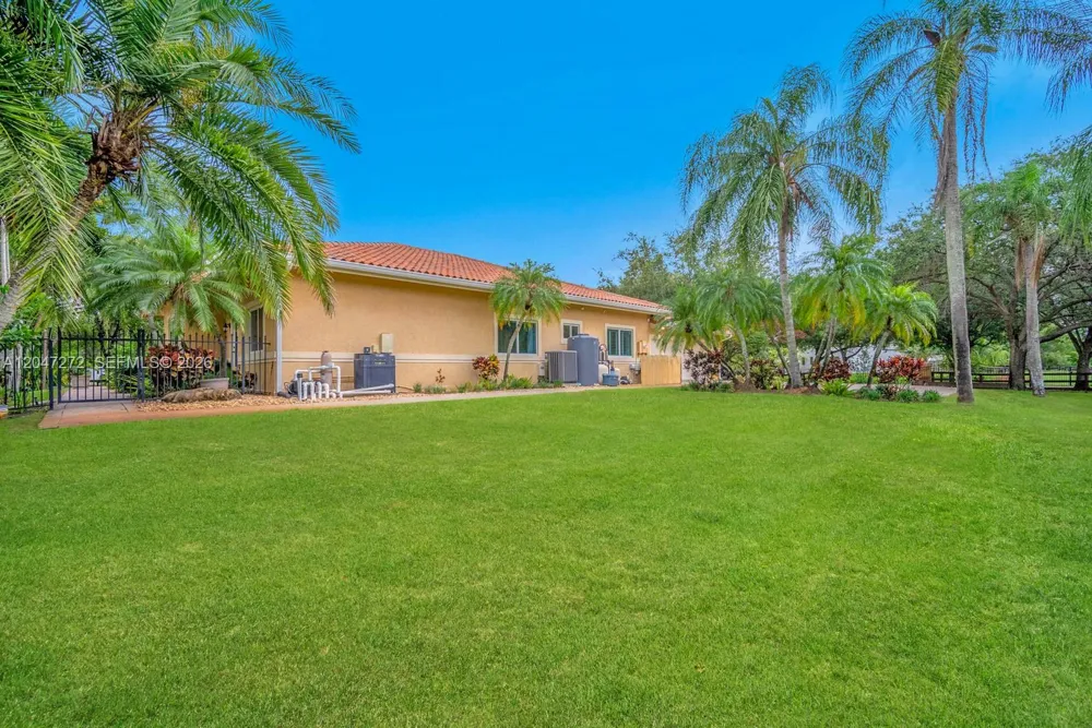 17710 SW 63rd Mnr Southwest Ranches, FL 33331