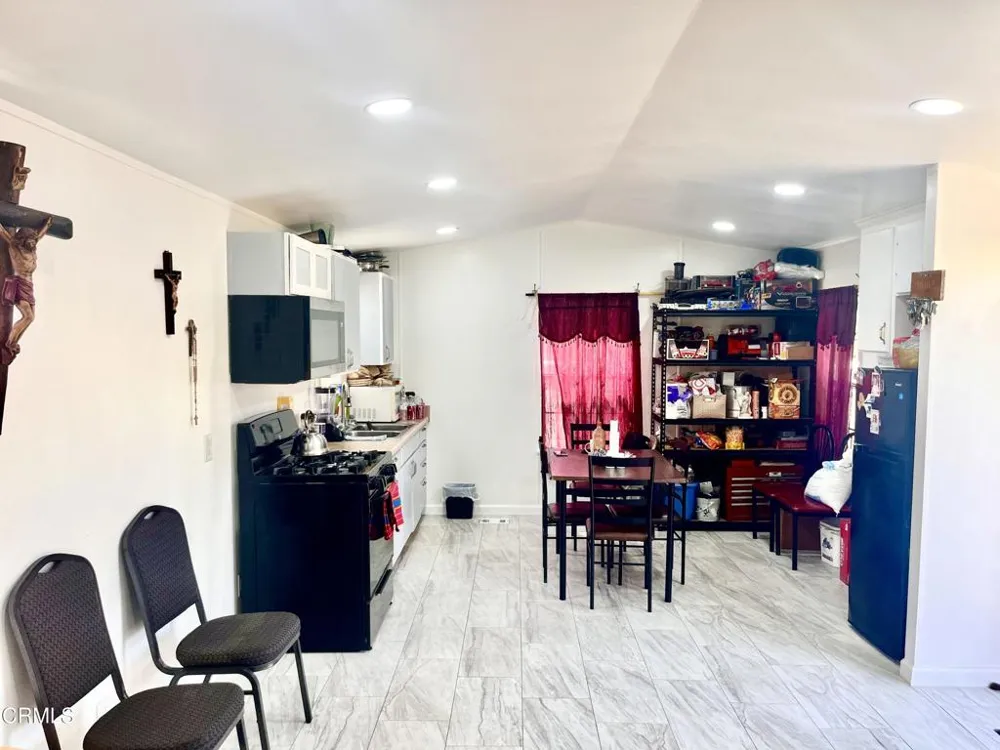 11333 Azahar Street Ventura, CA 93004