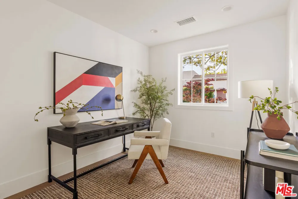 6606 W 80th Place Los Angeles, CA 90045