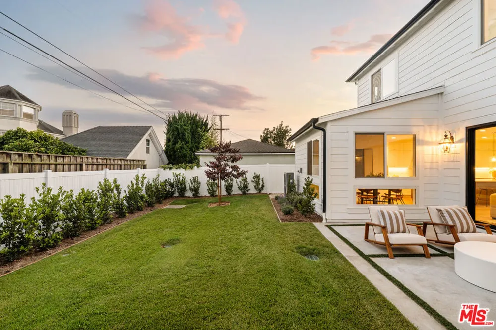 6606 W 80th Place Los Angeles, CA 90045