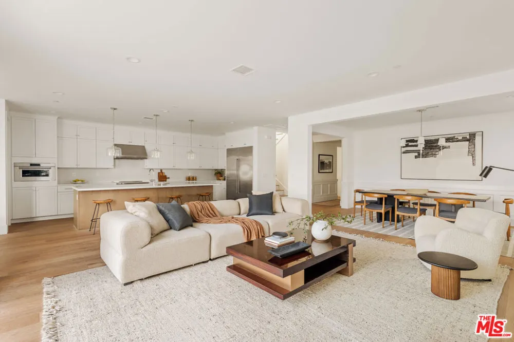 6606 W 80th Place Los Angeles, CA 90045