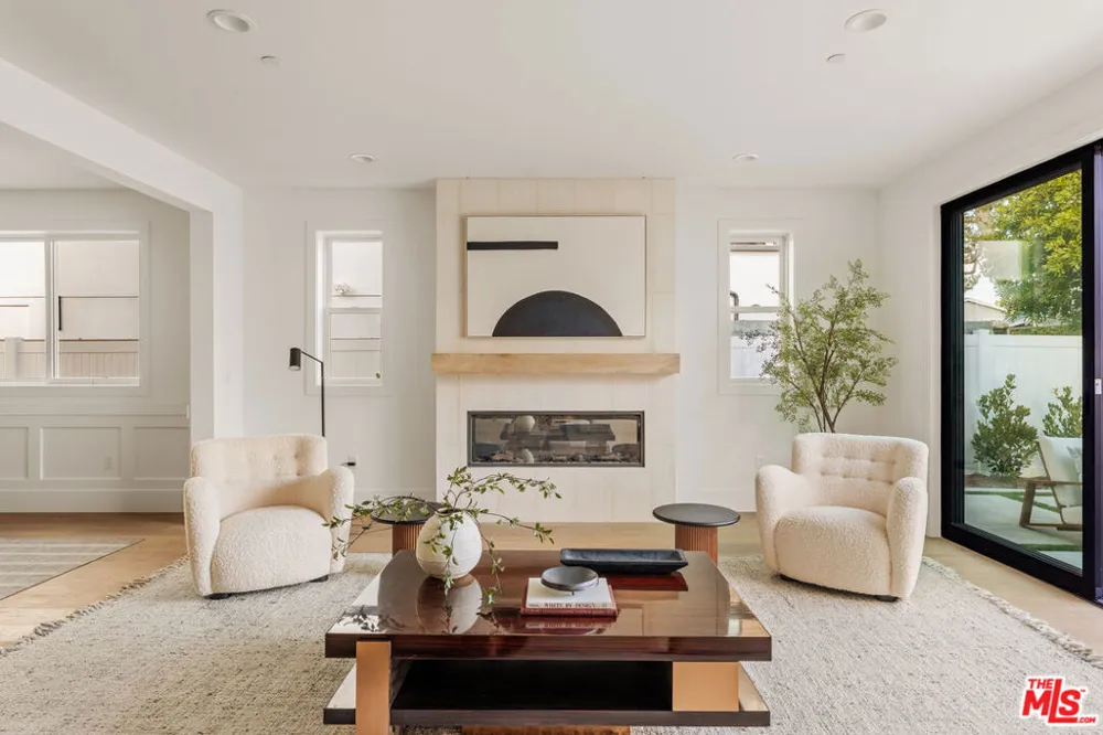 6606 W 80th Place Los Angeles, CA 90045
