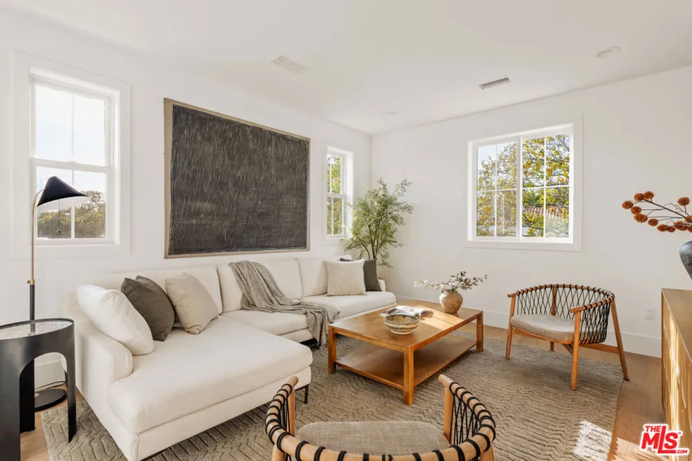 6606 W 80th Place Los Angeles, CA 90045