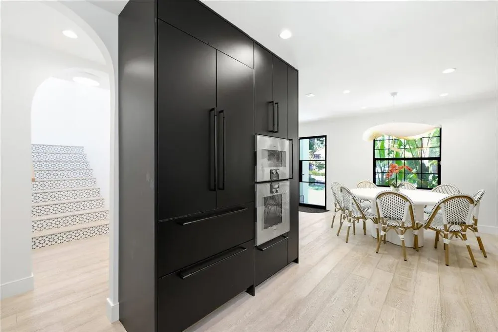 1031 Almanor Avenue Menlo Park, CA 94025