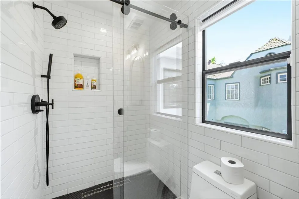 1031 Almanor Avenue Menlo Park, CA 94025