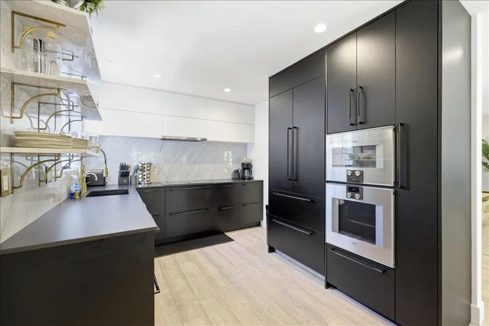 1031 Almanor Avenue Menlo Park, CA 94025