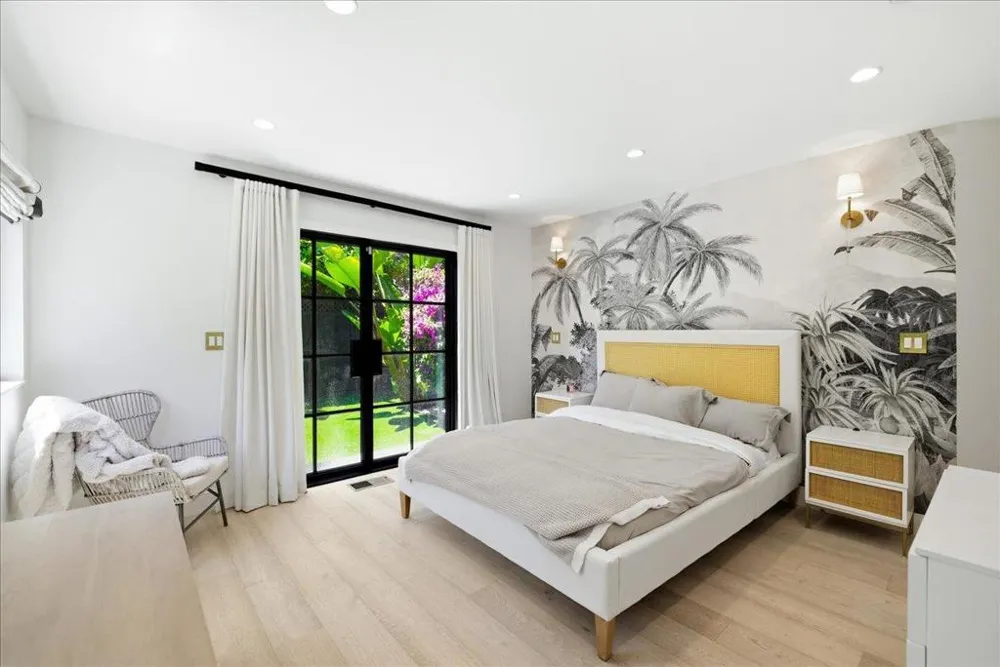 1031 Almanor Avenue Menlo Park, CA 94025