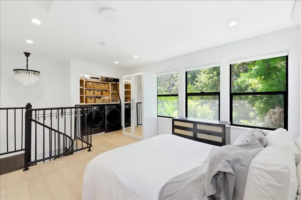 1031 Almanor Avenue Menlo Park, CA 94025