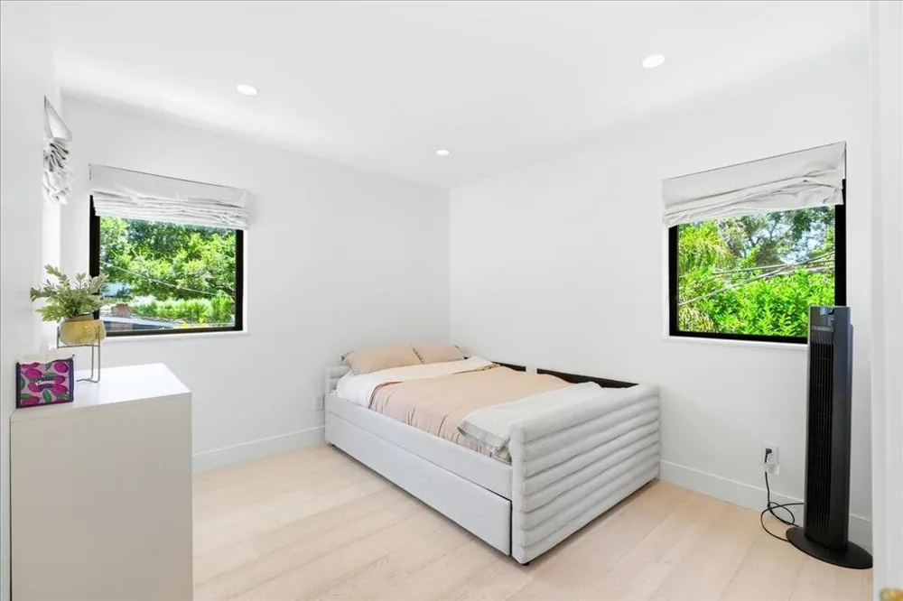 1031 Almanor Avenue Menlo Park, CA 94025