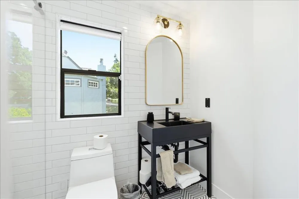 1031 Almanor Avenue Menlo Park, CA 94025