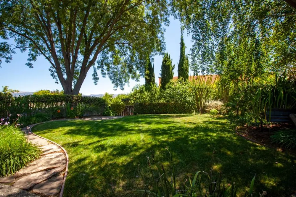 1600 Anson Court Gilroy, CA 95020