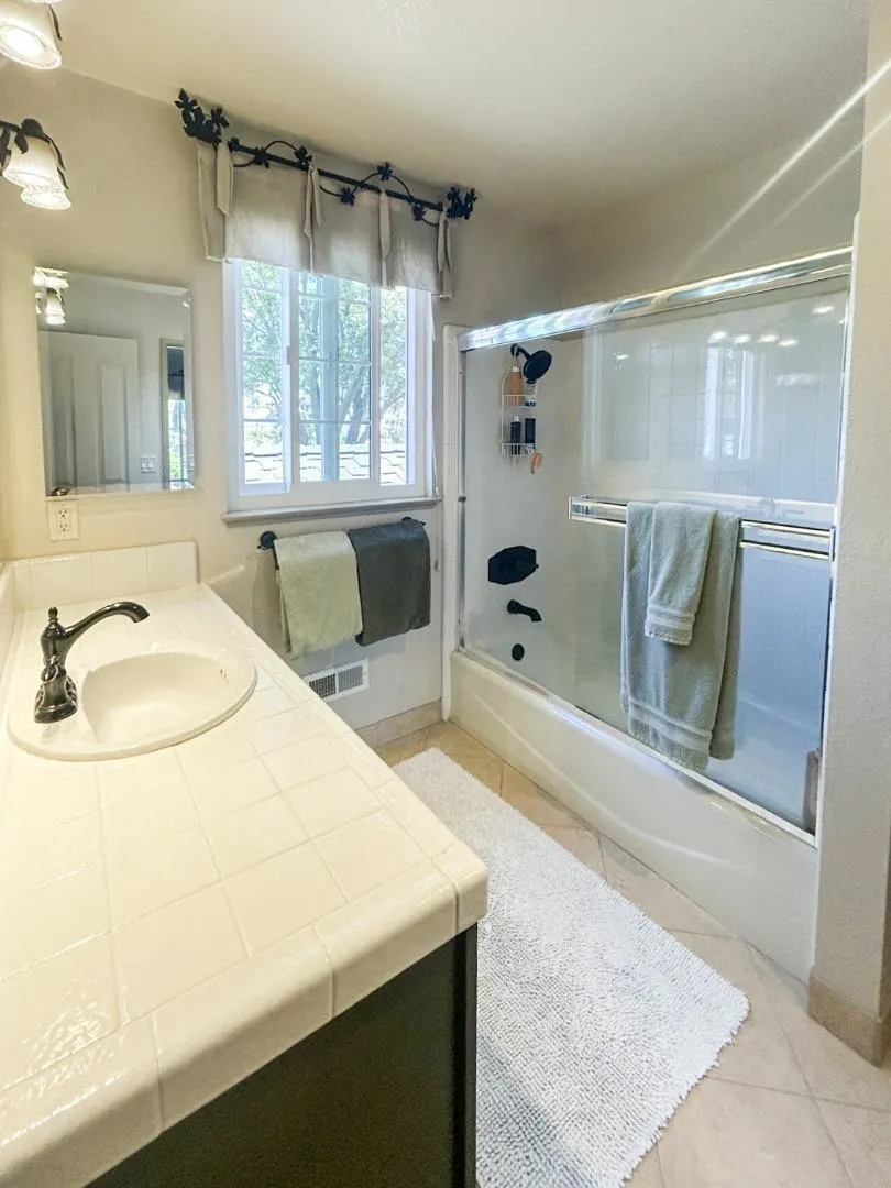 1600 Anson Court Gilroy, CA 95020