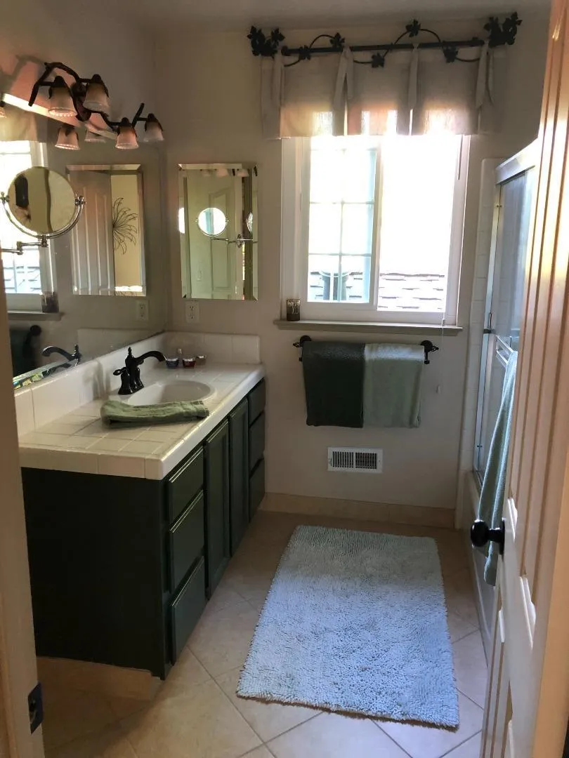 1600 Anson Court Gilroy, CA 95020