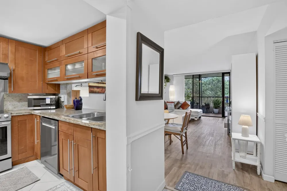 7500 NW 1st Court #302-3 Plantation, FL 33317