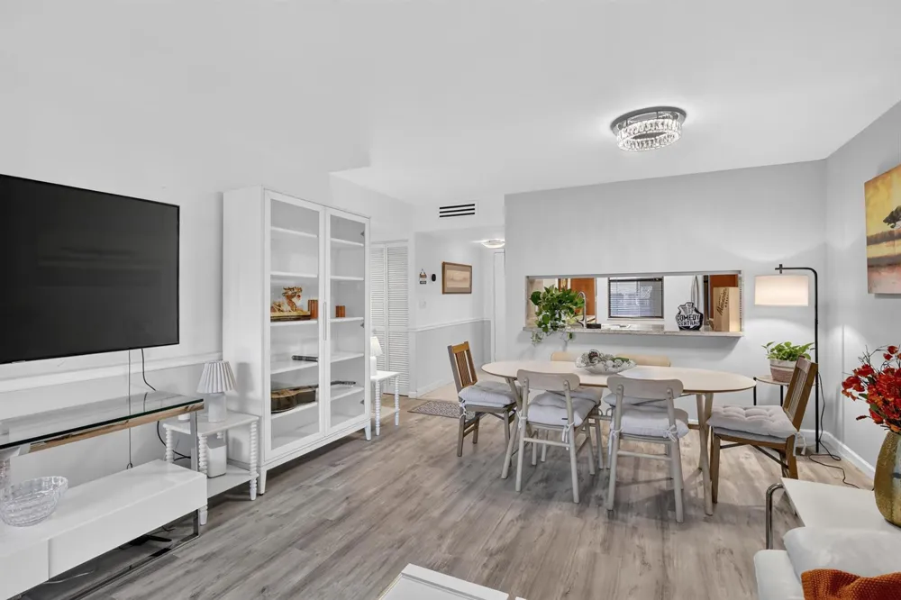 7500 NW 1st Court #302-3 Plantation, FL 33317