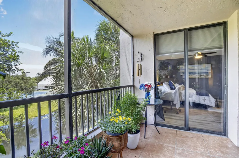 7500 NW 1st Court #302-3 Plantation, FL 33317