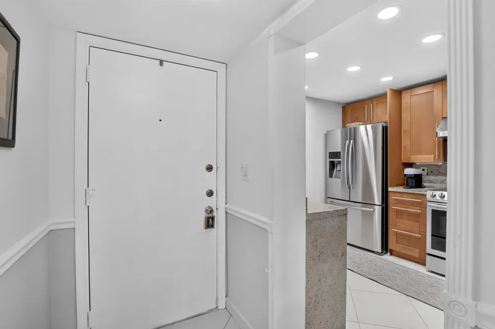 7500 NW 1st Court #302-3 Plantation, FL 33317