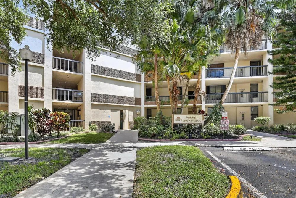 7500 NW 1st Court #302-3 Plantation, FL 33317
