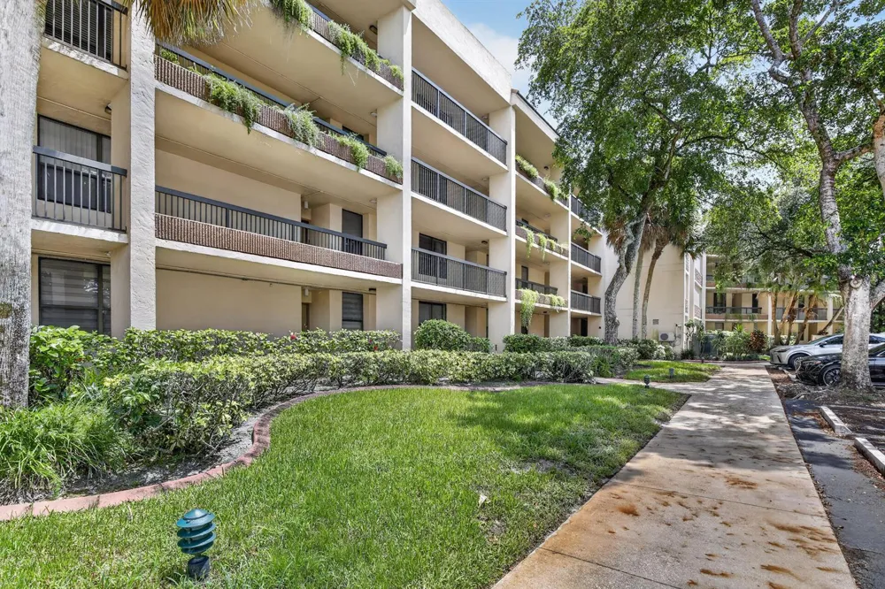 7500 NW 1st Court #302-3 Plantation, FL 33317