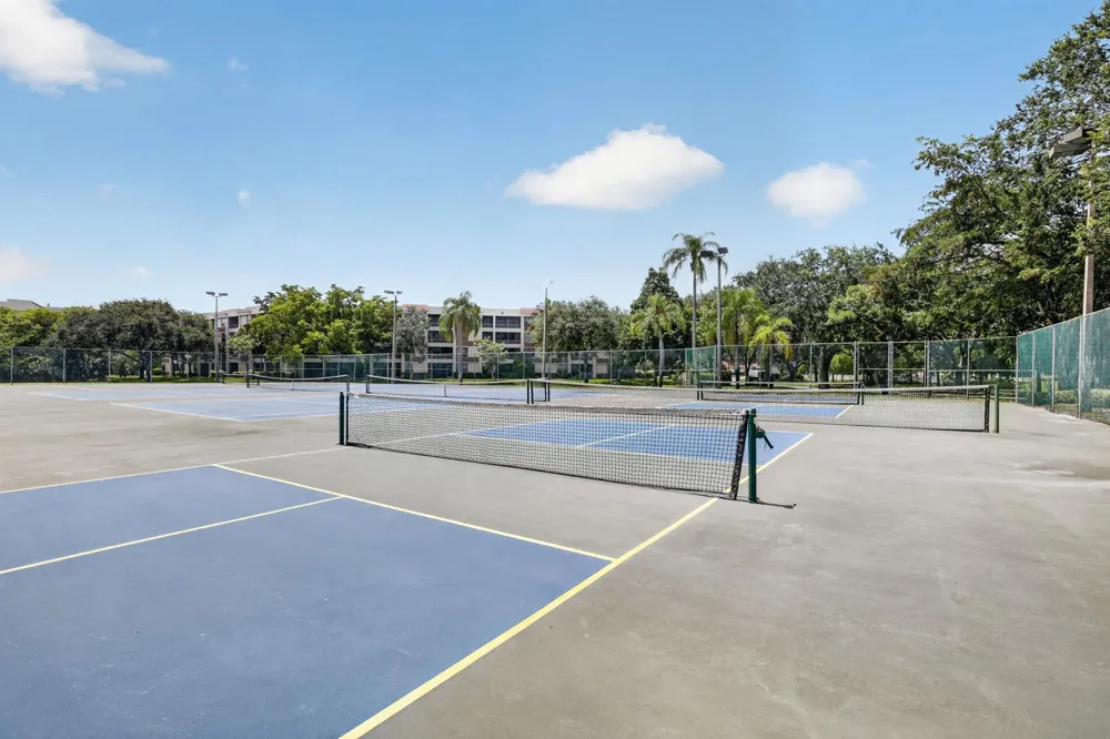 7500 NW 1st Court #302-3 Plantation, FL 33317